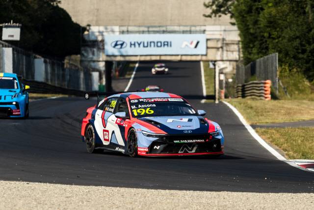 현대차 '더 뉴 엘란트라 N TCR'이 지난 20일에서 22일(현지시간) 이탈리아 몬차의 아우토드로모 나치오날레 몬차에서 열린 '2025 TCR 월드투어' 3라운드 이탈리아 대회에서 주행하고 있다. 현대차 제공