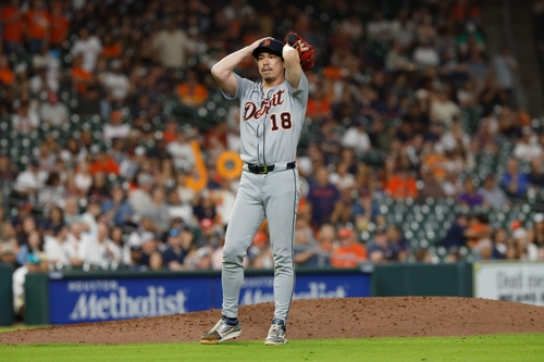 디트로이트 마에다가 지난 4월 등판에서 모자를 만지고 있다. AFP연합뉴스