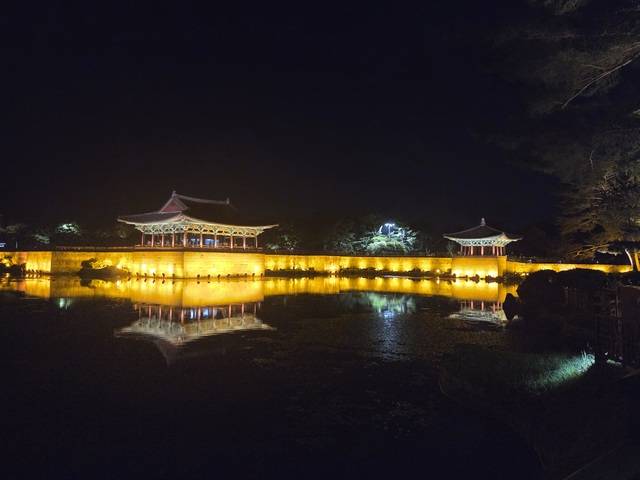 경주시가 추천하는 대표적인 야경 명소 동궁과 월지 야경.