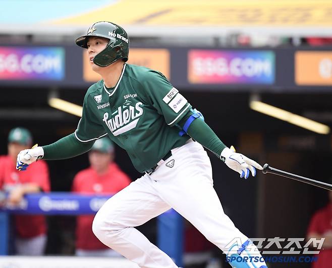 21일 인천 SSG랜더스필드에서 열린 SSG와 KIA의 경기. 타격하는 SSG 김성욱. 인천=송정헌 기자songs@sportschosun.com/2025.06.21/