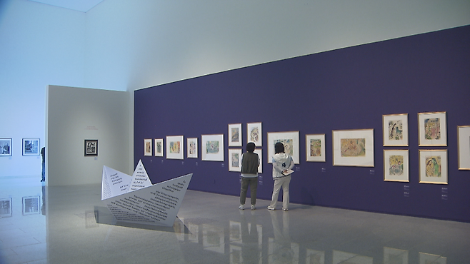 오늘(24일) 제주도립미술관에서 개막한 '마르크 샤갈: 20세기 그래픽 아트의 거장, 환상과 색채를 노래하다' 전시회. (오일령 기자 촬영)