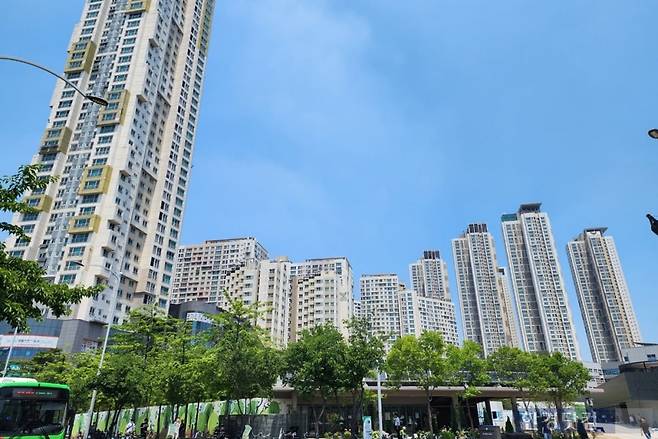 서울 금천구 독산동 '롯데캐슬골드파크' 전경. 사진=오세성 한경닷컴 기자