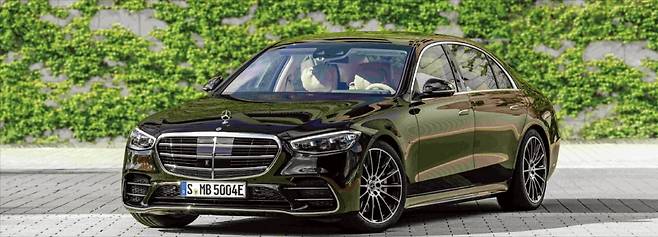메르세데스벤츠 S클래스는 최고의 대형 럭셔리 차로 꼽힌다. 벤츠 제공