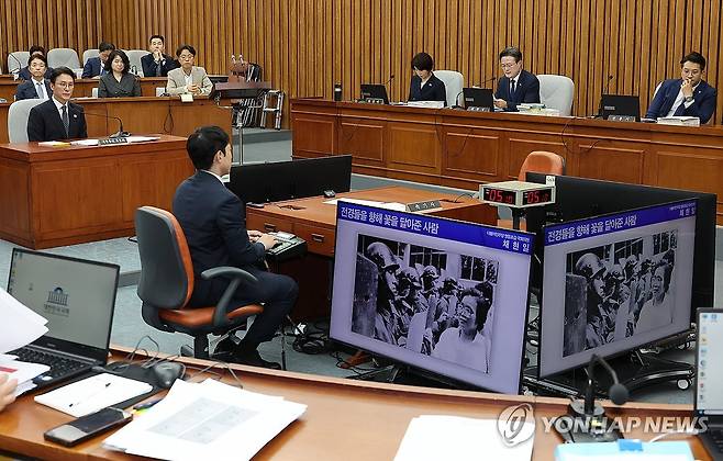 김민석 국무총리 후보자 인사청문회 (서울=연합뉴스) 박동주 기자 = 김민석 국무총리 후보자가 24일 서울 여의도 국회에서 열린 인사청문회에서 질의을 듣고 있다. 2025.6.24 pdj6635@yna.co.kr