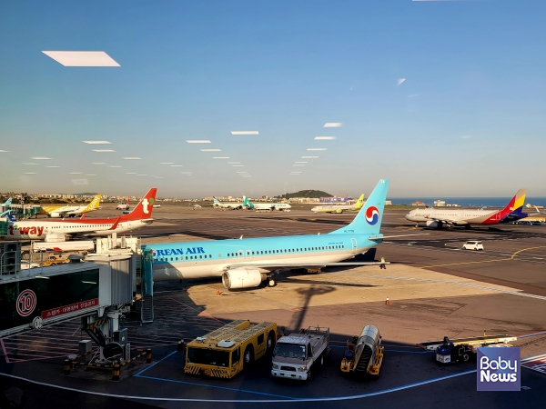 제주공항 캠페인존에서 자세한 설명을 안내받을 수 있다. ⓒ김재원