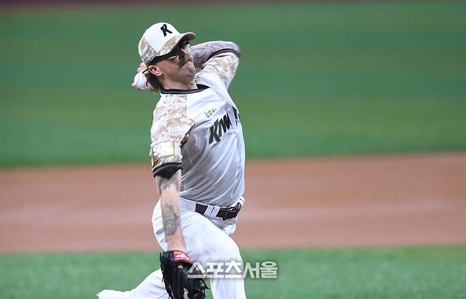 키움 선발투수 웰스가 25일 고척스카이돔에서 열린 2025 KBO리그 KIA와 경기에서 역투하고 있다. 고척 | 최승섭기자 thunder@sportsseoul.com
