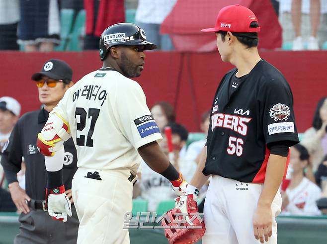 22일 오후 인천 SSG 랜더스필드에서 열린 2025 프로야구 KIA 와 SSG경기. 7회 SSG 에레디아가 안타를 날리고 있다. 인천=정시종 기자 capa@edaily.co.kr