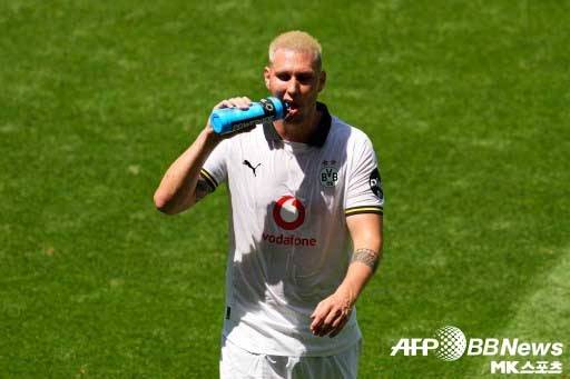 도르트문트의 니콜라스 쥘레가 경기 도중 물을 마시고 있다. 도르트문트는 신시내티에서 낮 경기를 치른 경험이 있다. 사진=ⓒAFPBBNews = News1