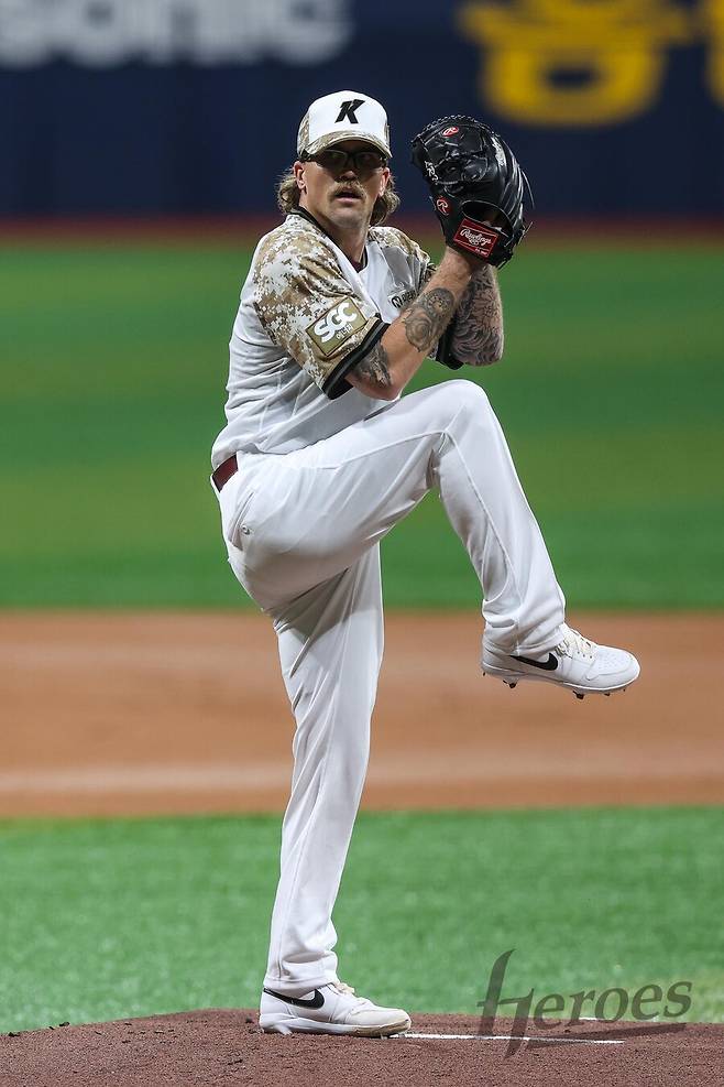 ▲ 웰스는 좌완으로 수준급 구속과 무브먼트를 보여주며 가능성을 내비쳤다 ⓒ키움히어로즈