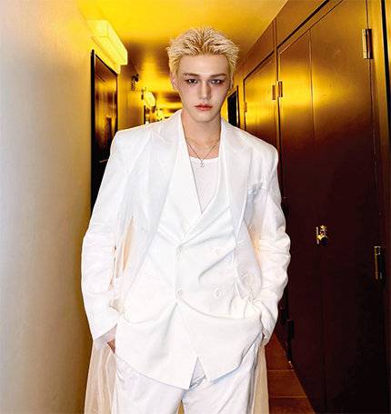 저스트비의 배인은 지난 4월 남자 아이돌 최초로 커밍아웃을 했다.