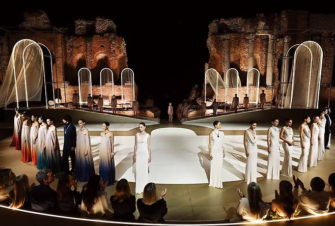 타오르미나의 고대 그리스 원형극장에서 펼쳐진 폴리크로마 이벤트.