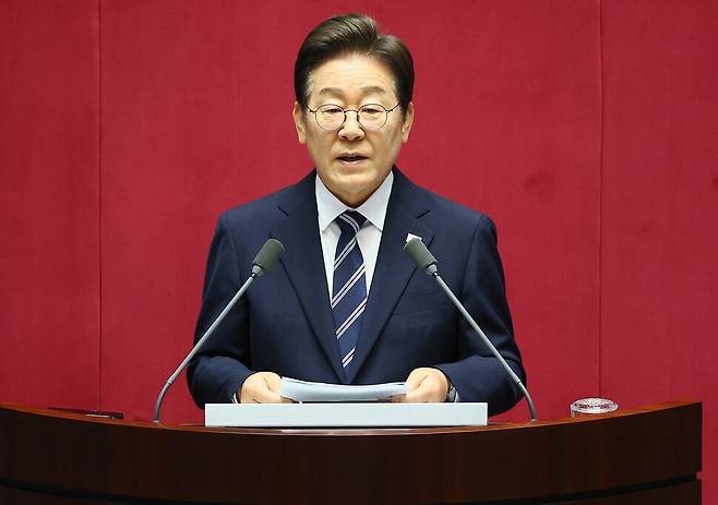 이재명 대통령이 26일 국회 본회의장에서 취임 후 첫 추가경정예산(추경) 시정연설을 하고 있다. 국회사진기자단