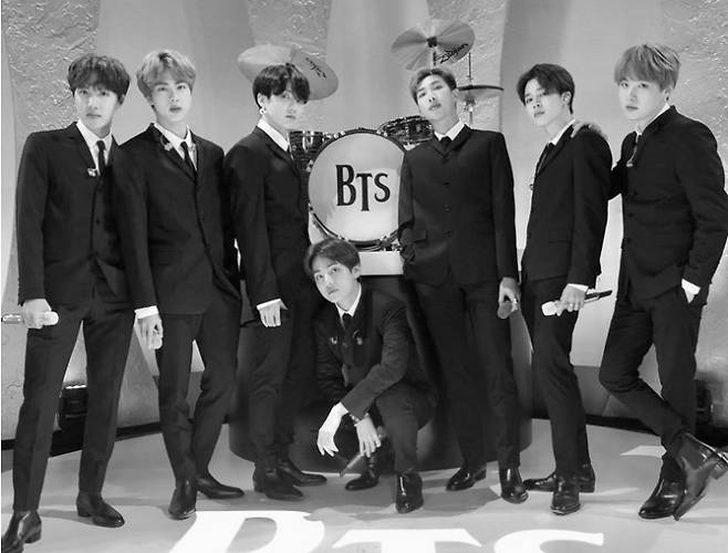 미국 CBS TV의 심야 인기 토크쇼 '더 레이트 쇼 위드 스티븐 콜베어(The Late Show With Stephen Colbert)에 출연한 BTS. 빅히트 제공