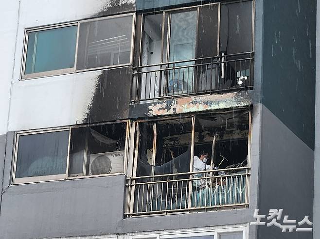 초등학생 자매가 참변을 당한 부산 부산진구 개금동 아파트 화재 현장. 정혜린 기자