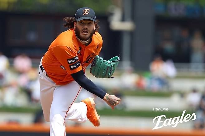 ▲ 폰세를 필두로 좋은 성적을 거두는 외국인 투수들은 잠재적으로 메이저리그에 돌아갈 확률을 가지고 있다고 봐야 한다 ⓒ한화 이글스