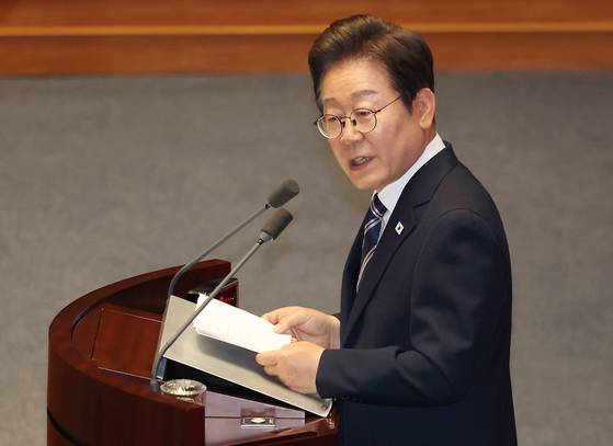 이재명 대통령이 26일 국회 본회의장에서 추가경정예산 시정연설을 하고 있다. 연합뉴스