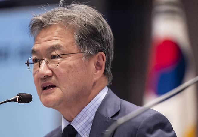 조지프 윤 주한 미국대사대리가 지난 24일 서울 중구 한국프레스센터에서 열린 한국언론진흥재단 초청 세미나에 참석해 발언하고 있다. 연합뉴스