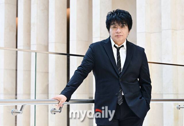 일본 가수 아스카가 29일 서울 삼성동 인터컨티넨탈 호텔에서 진행된 인터뷰에 포즈를 취했다.