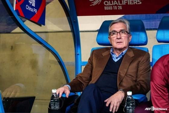 Jurze Beach,the newly appointed temporary manager of China's national football team.