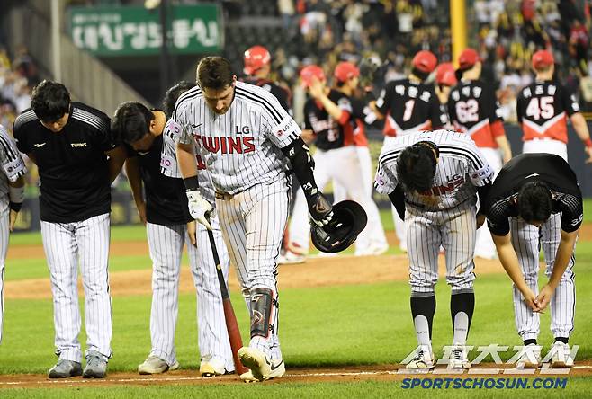 9대8 1점 차로 경기를 내준 LG 오스틴은 아쉬워했다.