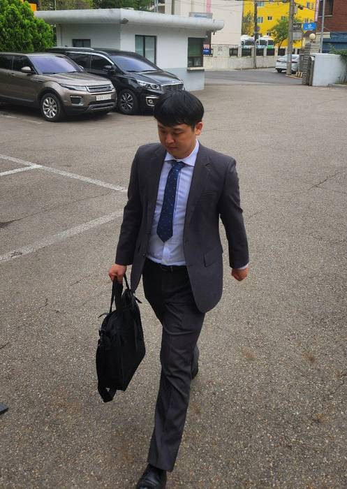 한성존 신임 대한전공의협의회(대전협) 비상대책위원장이 28일 서울시의사회에서 열린 대전협 임시 대의원총회에 참석하고 있다. 연합뉴스.