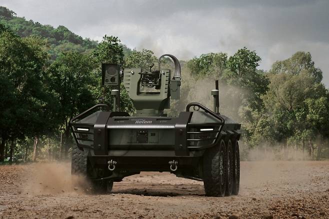 현대로템이 개발한 다목적 무인차량 HR-셰르파. 사진=현대로템