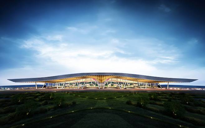 국토교통부가 재입찰을 앞둔 가덕도신공항 부지조성 공사에 업계 의견을 수렴하기로 해 롯데건설과 한화 건설부문 등 시공능력 상위권 대형사들이 사업 참여를 검토 중이다. 사진은 가덕도신공항 투시도. /사진=가덕도신공항건설공단