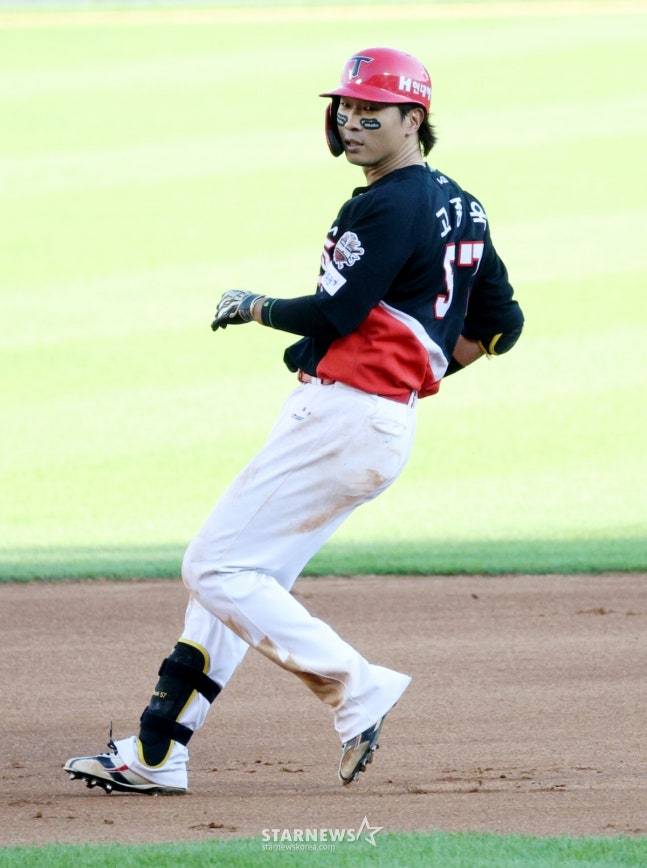 3안타를 친 고종욱. /사진=김진경 대기자