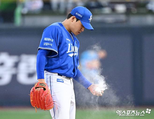 지난 4월 11일 오후 수원KT위즈파크에서 열린 '2025 신한 SOL Bank KBO리그' 삼성 라이온즈와 KT 위즈의 경기, 1회말 삼성 선발투수 이승현이 공을 힘차게 던지고 있다. 엑스포츠뉴스 DB