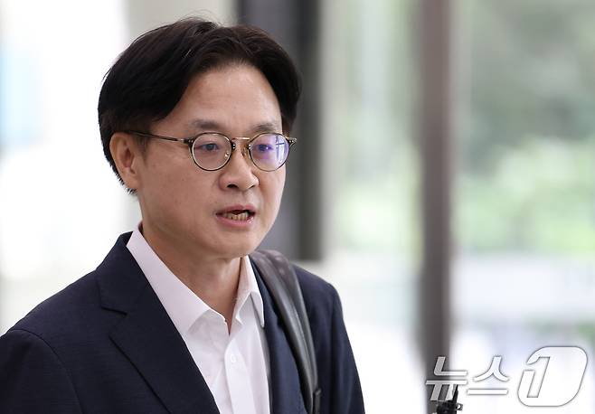 이재명 정부 초대 산업통상자원부 장관에 지명된 김정관 후보자(두산 에너빌리티 사장)가 30일 오전 서울 강남구 한국기술센터에 마련된 인사청문회 준비단 사무실로 출근하며 지명 소감을 밝히고 있다. 2025.6.30/뉴스1 ⓒ News1 오대일 기자