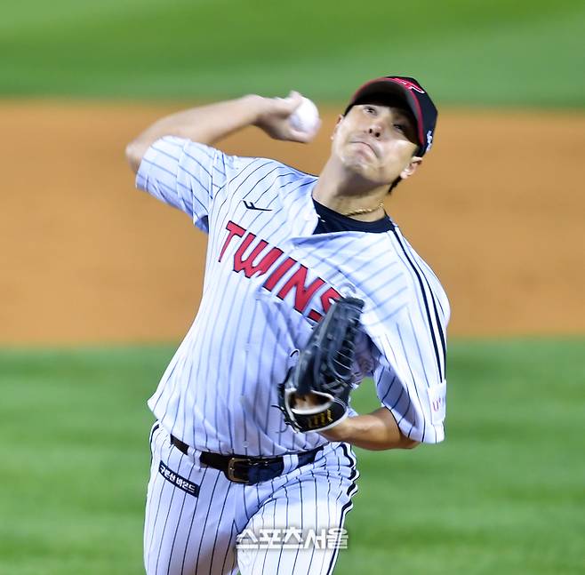 LG 김진성이 투구에 임하고 있다. 사진 | 스포츠서울 DB