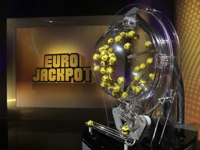 노르웨이 국영 복권회사인 노르스크 티핑(Norsk Tipping)이 유로잭팟 당첨자를 잘못 발표해 혼선이 빚어지는 사건이 발생했다. 노르스크 티핑 홈페이지