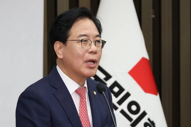 발언하는 송언석 원내대표 송언석 국민의힘 원내대표가 30일 서울 여의도 국회에서 열린 의원총회에서 발언하고 있다. 연합뉴스