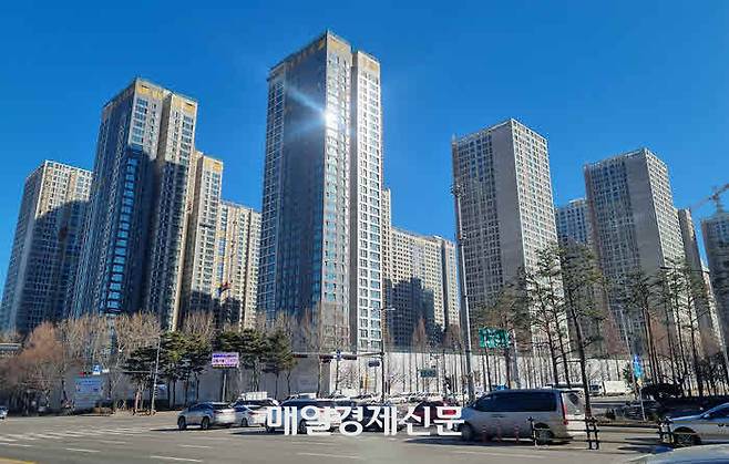 서울 강동구 둔촌동에 위치한 올림픽파크포레온 단지 전경. 아실에 따르면 1만2000여 가구 대단지인 이 아파트의 전세 매물은 190여건 수준이다. 매경DB