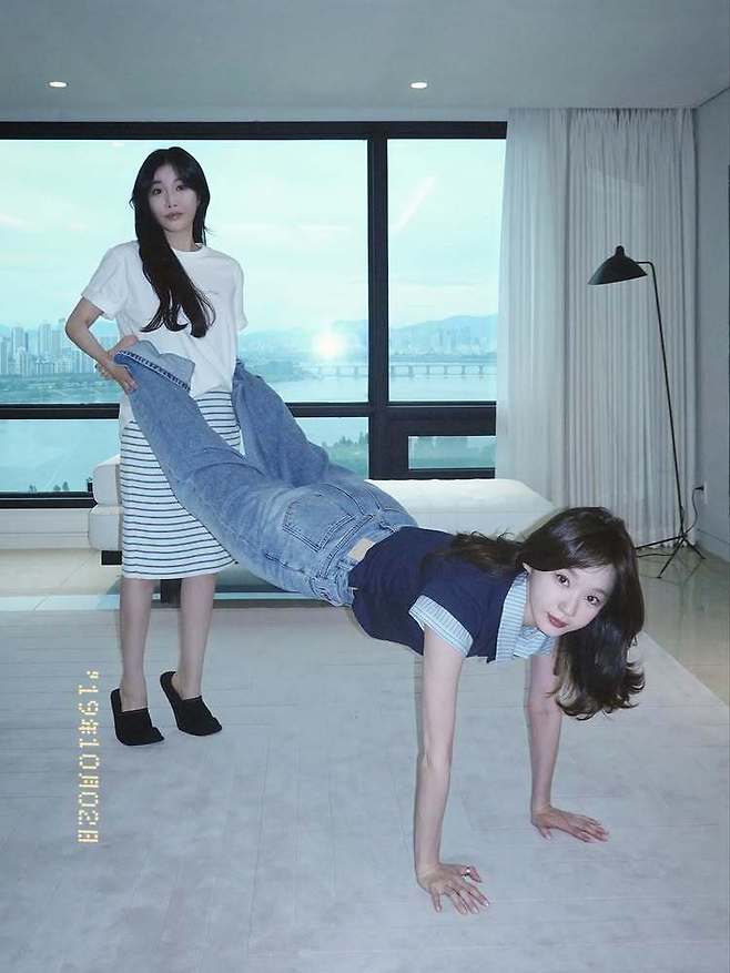 강민경 소셜미디어