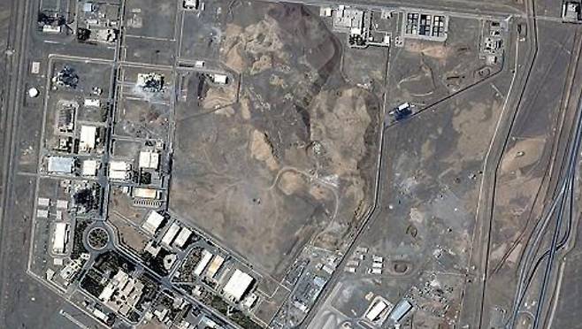 이스라엘의 23일 공습 이후 촬영된 포르도 핵시설 위성사진. 막사르테크놀로지 제공