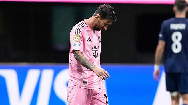 고개 숙인 인터 마이애미의 리오넬 메시