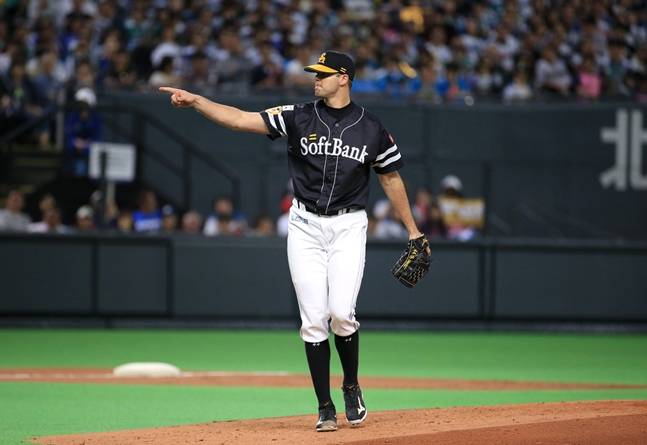 2016시즌 소프트뱅크 소속으로 활약했던 밴덴헐크. /사진=소프트뱅크 호크스 공식 SNS