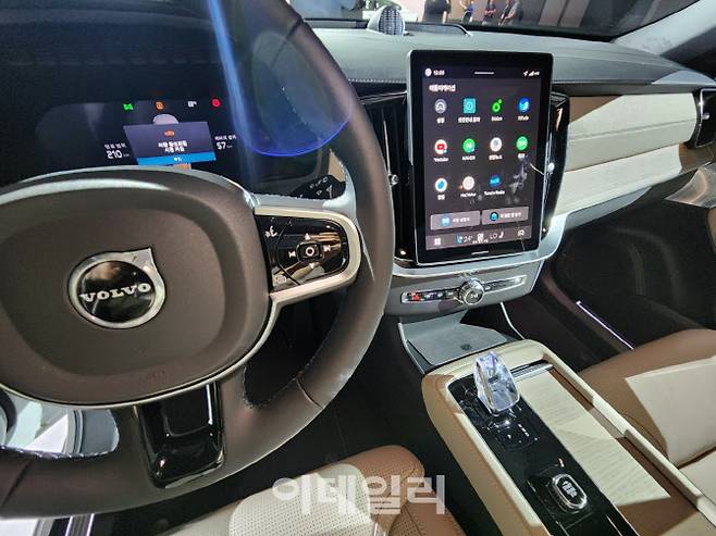 볼보 신형 S90인포테인먼트 (사진=이데일리 이배운 기자)
