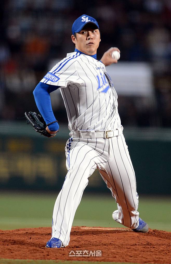 2012시즌 삼성 시절 권혁 투구 모습. 사진 | 스포츠서울DB