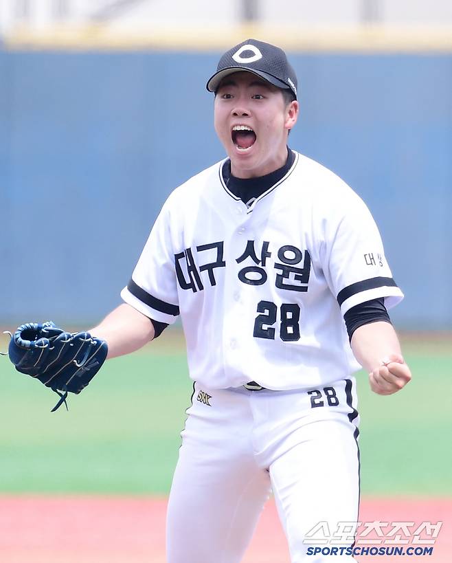 2일 서울 목동구장에서 열린 제80회 청룡기 고교야구선수권 대회 및 주말리그 왕중왕전 대구상원고-장충고 경기. 대구상원고가 장충고에 연장 승부치기 끝에 승리했다. 승리가 확정되자 포효하는 대구상원고 김세은. 목동=송정헌 기자songs@sportschosun.com/2025.07.02/