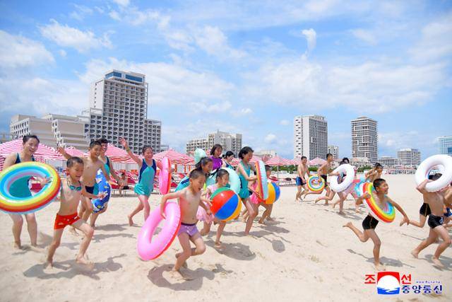 북한판 복합리조트인 강원도 원산갈마해안관광지구가 전날 개장했다고 2일 조선중앙통신이 보도했다. 평양=조선중앙통신연합뉴스