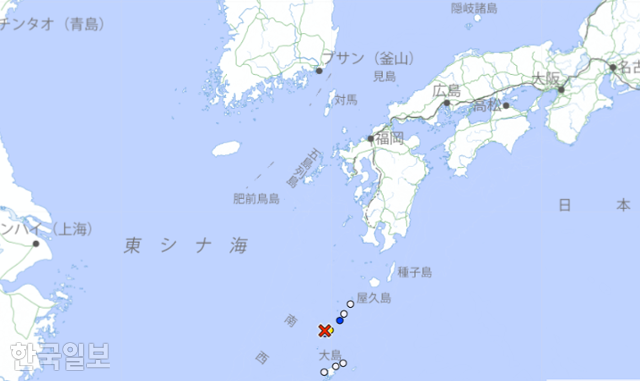일본 기상청은 2일 오후 3시 26분쯤 규슈 가고시마현 도카라 열도 해역(붉은색 엑스 지점)에서 규모 5.5의 지진이 발생했다고 밝혔다. 일본 기상청 홈페이지 캡처