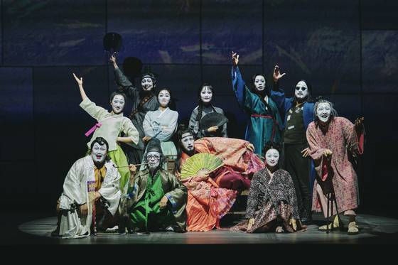 셰익스피어의 동명 희극을 조선시대로 배경으로 각색한 연극 '십이야'. 사진 국립국단