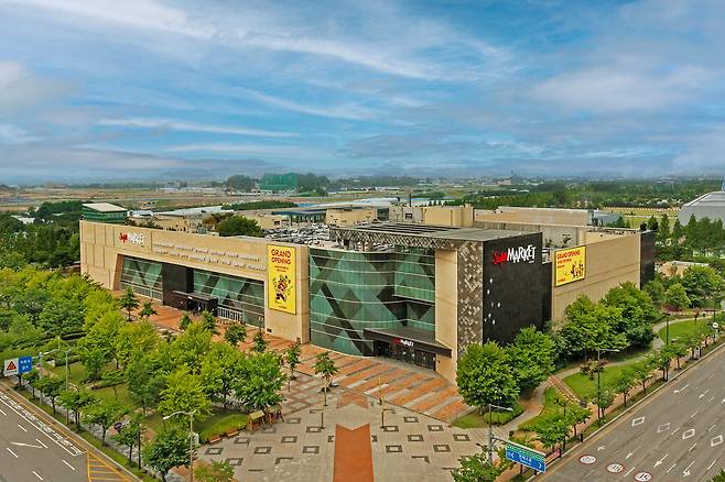 스타필드 마켓 킨텍스점 외관 이마트