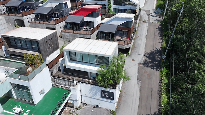 경매로 나온 경기도 양평군 양동면의 한 풀빌라 안경찬 PD