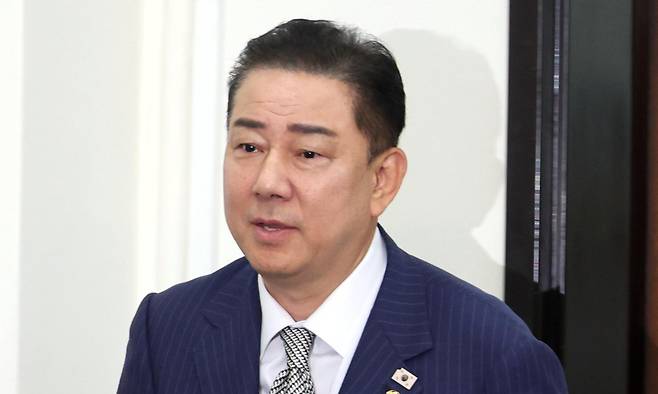 김병기 더불어민주당 당대표 직무대행 겸 원내대표가 2일 서울 여의도 국회에서 열린 최고위원회의에 참석하고 있다. 뉴시스