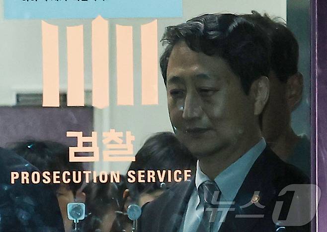 안덕근 산업통상자원부 장관이 2일 서울 서초구 서울고등검찰청에 마련된 내란특검 사무실에서 조사를 받은 후 귀가하고 있다. 2025.7.2/뉴스1 ⓒ News1 김성진 기자