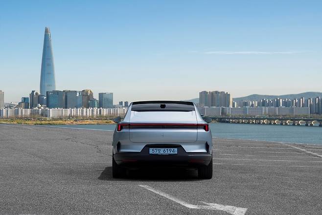 사진 : 폴스타 4