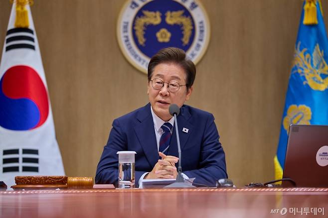 (서울=뉴스1) 이재명 기자 = 이재명 대통령이 지난 1일 서울 용산 대통령실 청사에서 열린 국무회의에서 발언을 하고 있다. (이재명 대통령 SNS. 재판매 및 DB 금지) 2025.7.2/뉴스1 Copyright (C) 뉴스1. All rights reserved. 무단 전재 및 재배포, AI학습 이용 금지. /사진=(서울=뉴스1) 이재명 기자